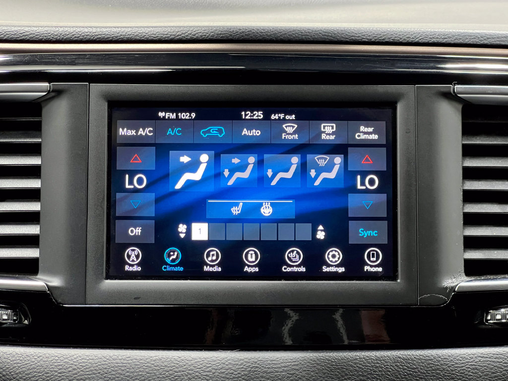 Used 2019 Chrysler Pacifica Touring-L FWD image 25