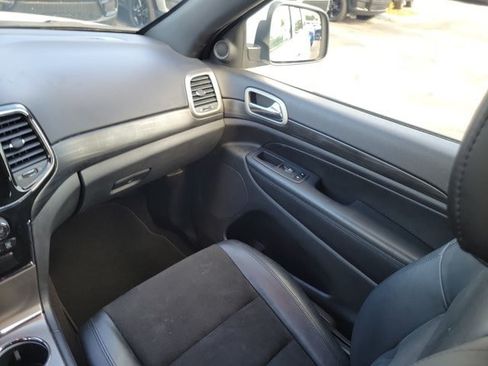 Used 2021 Jeep Grand Cherokee Laredo X RWD image 13