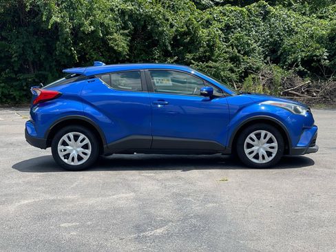 Used 2019 Toyota C-HR LE image 4