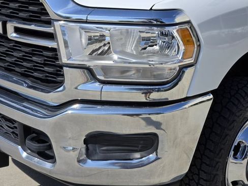 Used 2024 RAM 3500 SLT w/ Quick Order Package 2YG SLT AWD/4WD image 10