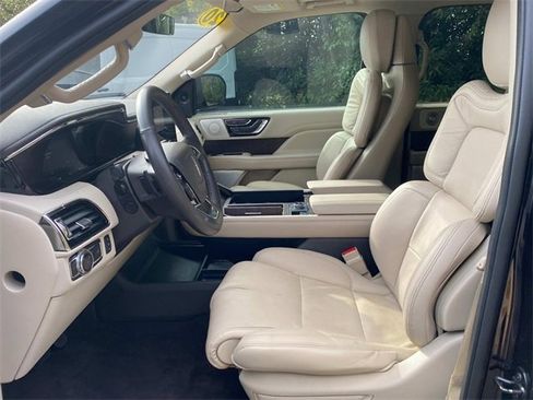 Used 2020 Lincoln Navigator Reserve w/ Equipment Group 208A Reserve image 12