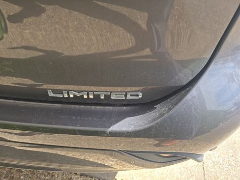 Used 2021 Toyota Highlander Limited FWD image 5