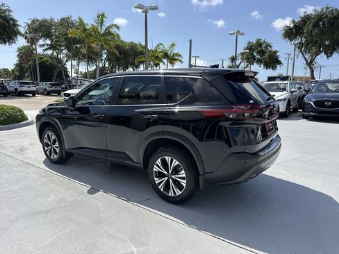 Used 2023 Nissan Rogue SV FWD image 12