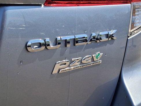Used 2014 Subaru Outback 2.5i Premium w/ Moonroof Package AWD/4WD image 11