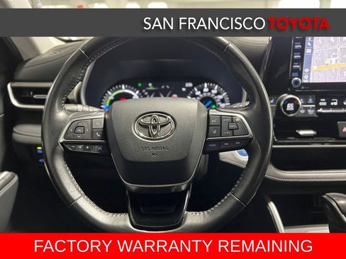 Used 2021 Toyota Highlander XLE AWD/4WD image 31