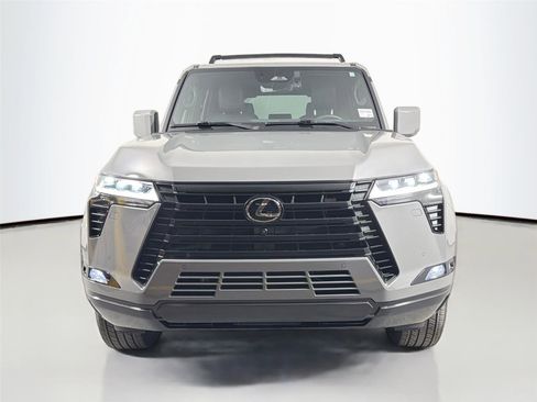 Used 2024 Lexus GX 550 w/ Accessory Package (Z1) AWD/4WD image 2