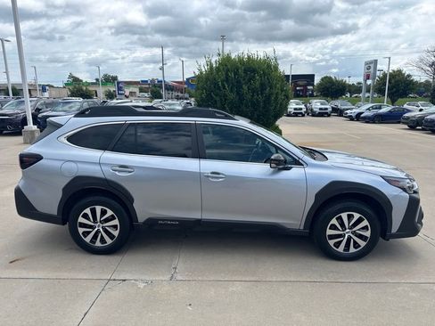 Certified 2024 Subaru Outback Premium AWD/4WD image 4