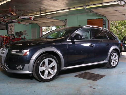 Used 2016 Audi A4 Premium w/ Audi MMI Navigation Plus AWD/4WD image 29