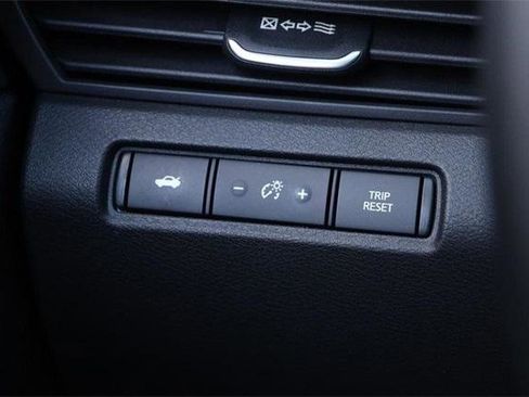 Used 2025 Nissan Altima 2.5 SR image 18