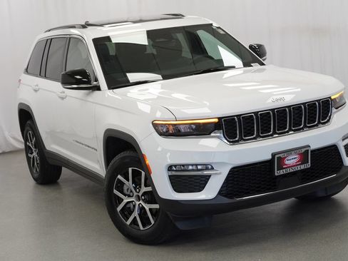Used 2025 Jeep Grand Cherokee Limited w/ Trailer Tow Package AWD/4WD image 15