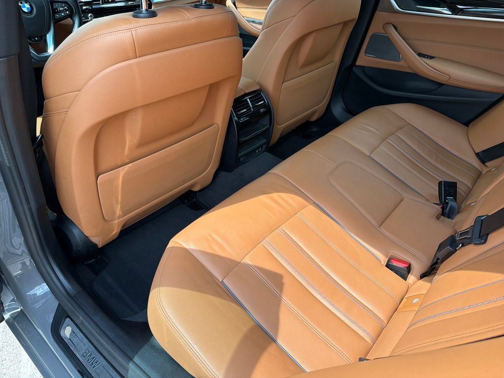 Used 2021 BMW 530i w/ Premium Package RWD image 34