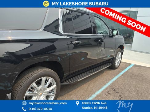 Used 2022 Chevrolet Suburban High Country AWD/4WD image 12