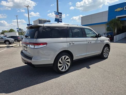 Used 2023 Lincoln Navigator Reserve AWD/4WD image 13
