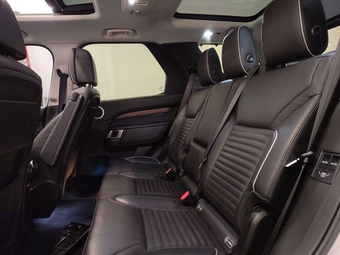 Used 2018 Land Rover Discovery HSE Luxury image 27