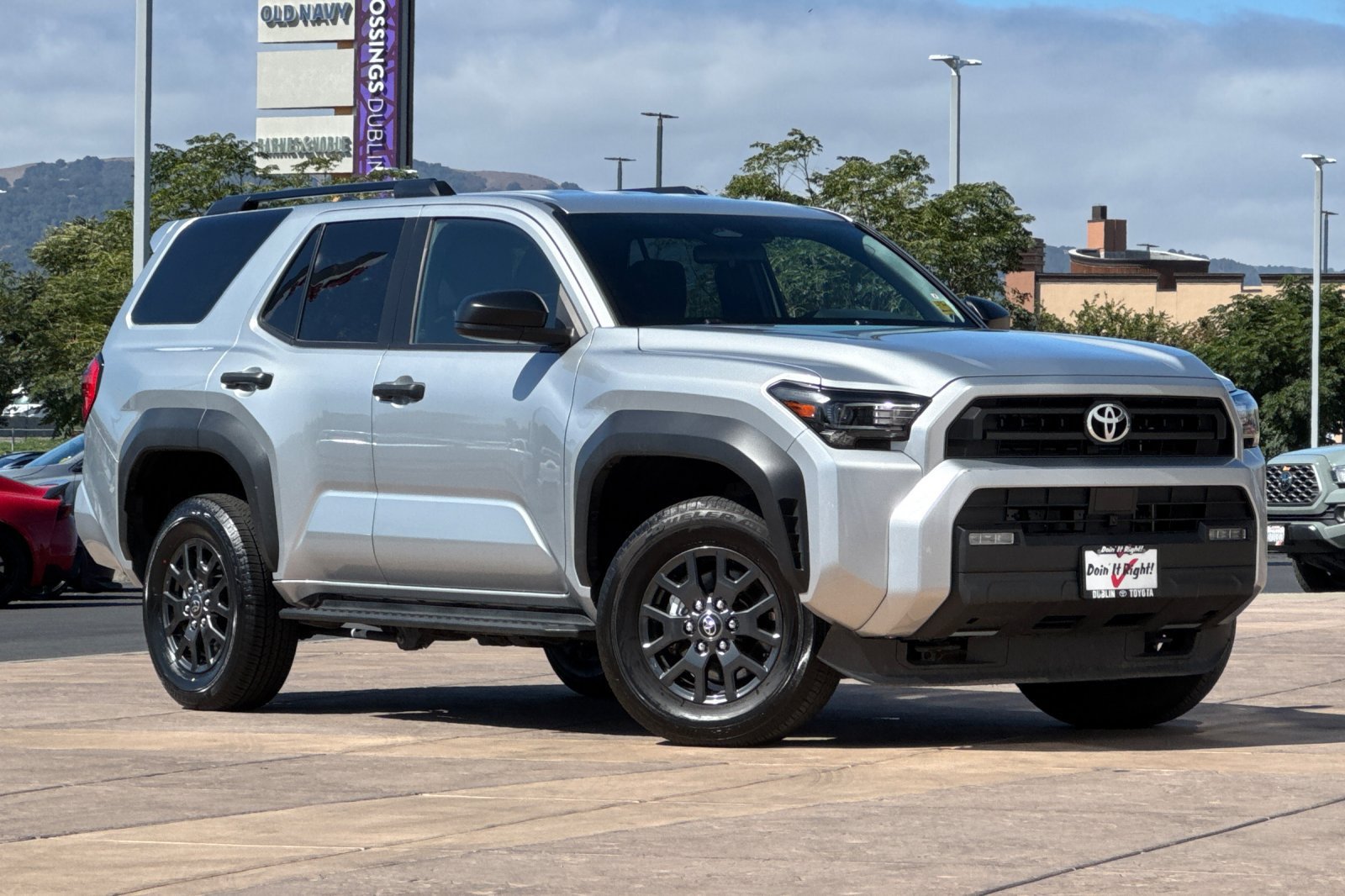 Used 2025 Toyota 4Runner SR5 AWD/4WD image 2