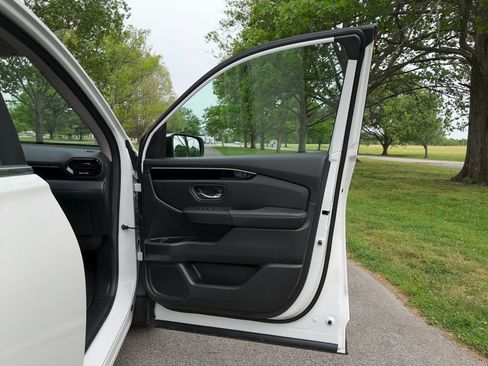 Used 2025 Honda Pilot EX-L image 25