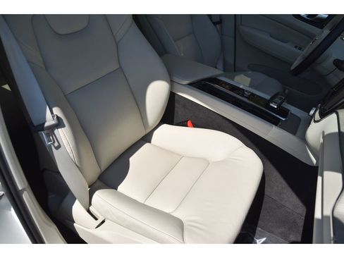 Used 2023 Volvo XC60 B5 Plus w/ Protection Package Premier AWD/4WD image 31