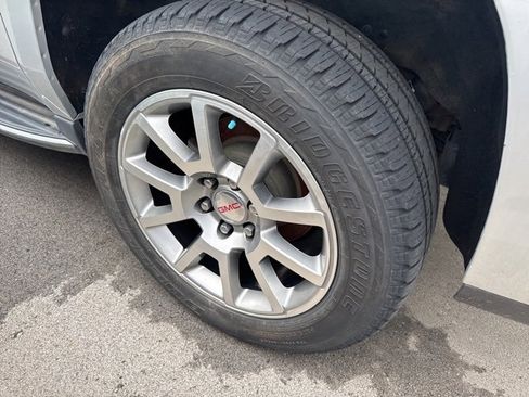 Used 2020 GMC Yukon XL Denali image 7