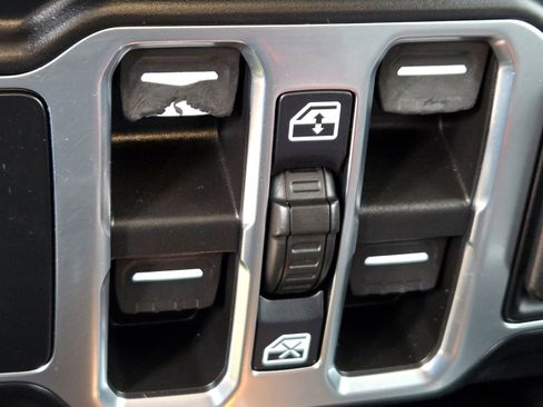 Used 2022 Jeep Wrangler Unlimited Rubicon w/ Cold Weather Group image 20