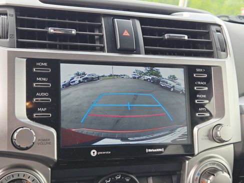 Used 2022 Toyota 4Runner SR5 AWD/4WD image 31