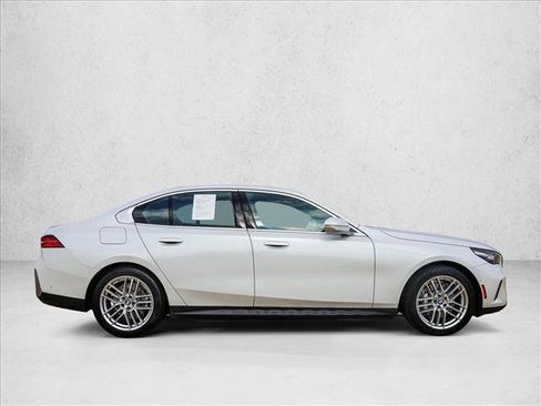 Used 2024 BMW 530i xDrive w/ Convenience Package AWD/4WD image 4