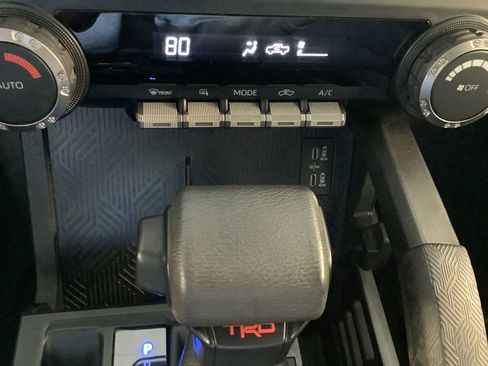 Used 2024 Toyota Tacoma TRD Off-Road image 21