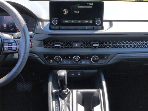 Used 2025 Honda Accord SE image 29