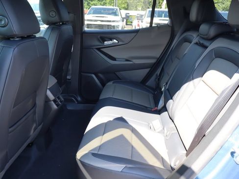 New 2027 Chevrolet Equinox LT w/ Convenience Package II FWD image 22