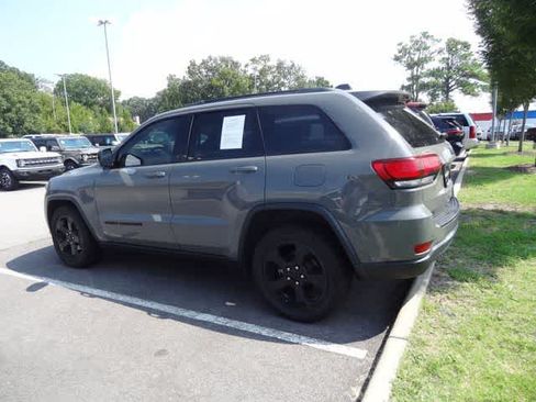 Used 2019 Jeep Grand Cherokee Laredo RWD image 7