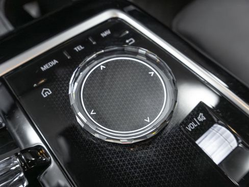 Used 2023 BMW 760i xDrive w/ Executive Package image 43