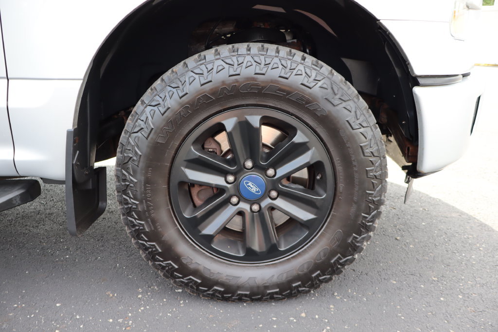 Used 2015 Ford F150 XL w/ Equipment Group 101A Mid AWD/4WD image 12