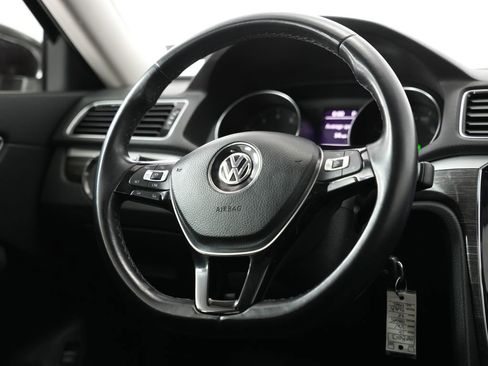 Used 2016 Volkswagen Passat 1.8T SE image 11