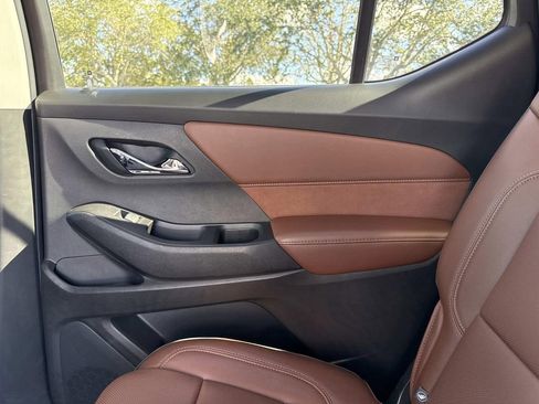 Used 2021 Chevrolet Traverse High Country image 15