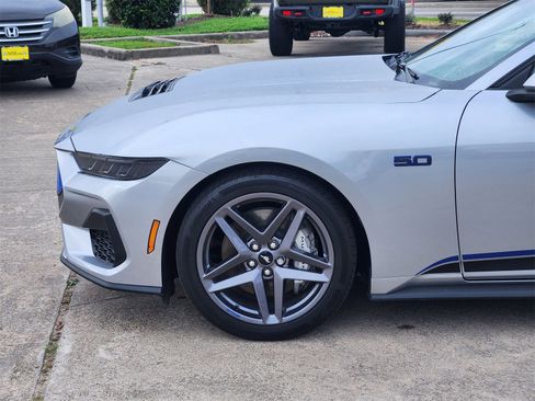 Used 2024 Ford Mustang GT Premium image 8