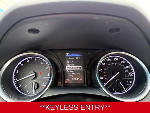 Used 2018 Toyota Camry LE FWD image 11