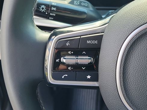 Used 2025 Kia Sorento S FWD image 20