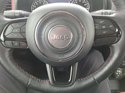 Certified 2022 Jeep Renegade Trailhawk w/ Trailer Tow Group image 16