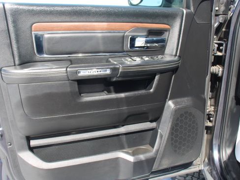 Used 2015 RAM 1500 Laramie w/ Convenience Group AWD/4WD image 12