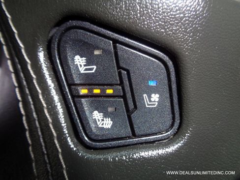 Used 2017 GMC Yukon SLT image 17