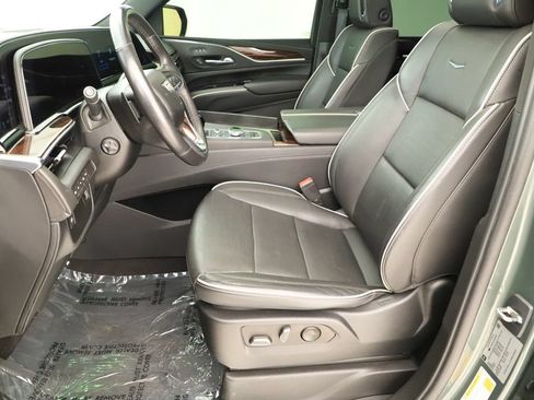 Used 2023 Cadillac Escalade ESV Premium Luxury AWD/4WD image 25