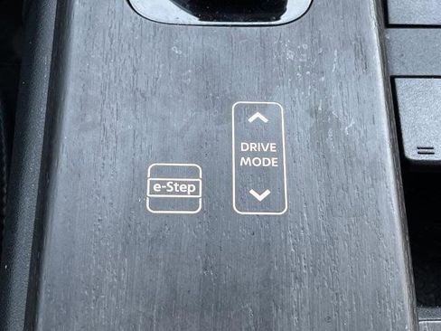 Certified 2023 Nissan Ariya FWD image 5