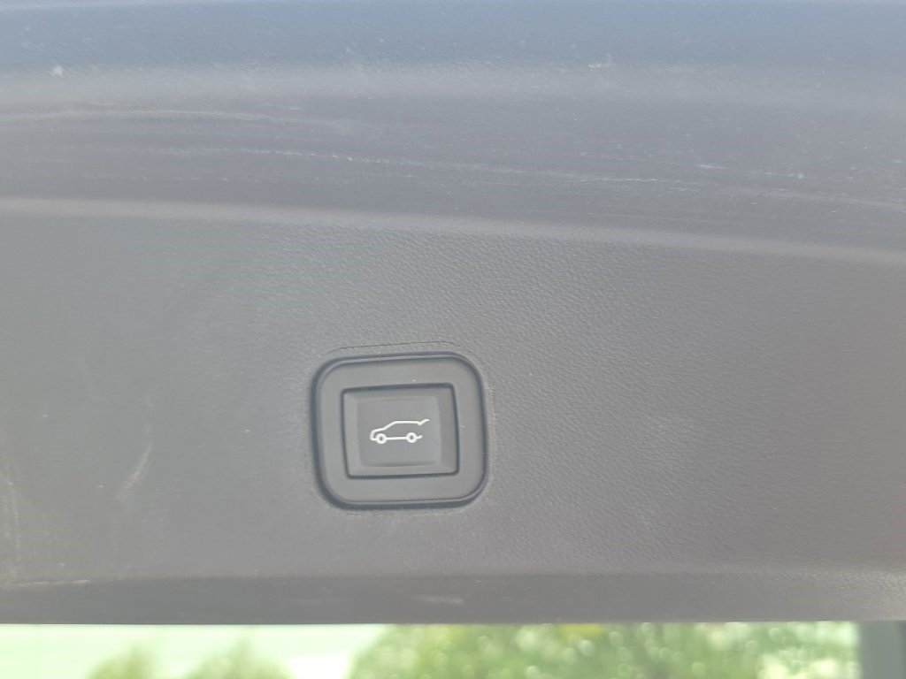 Used 2024 Cadillac Lyriq Luxury AWD/4WD image 13