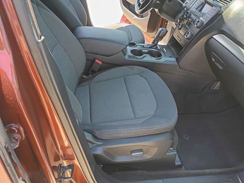 Used 2018 Ford Explorer XLT FWD image 20