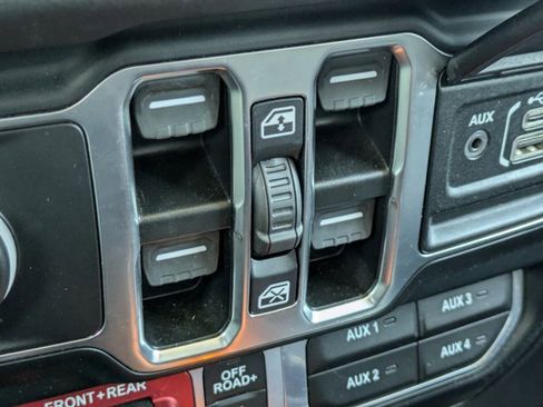 Used 2024 Jeep Wrangler Unlimited Rubicon image 20