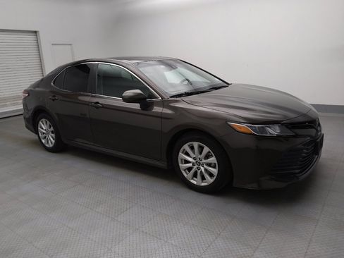 Used 2020 Toyota Camry LE w/ Carpet Mat Package image 11