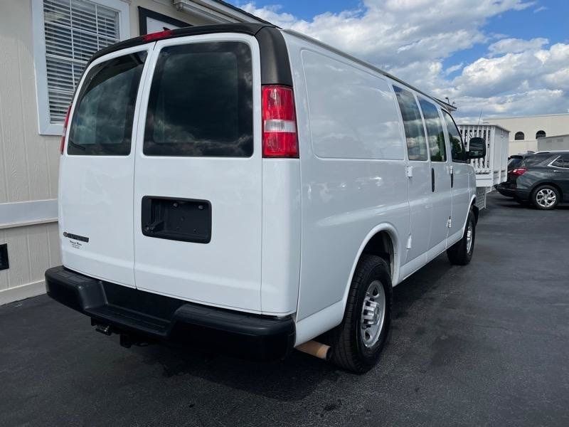 Used 2020 Chevrolet Express 3500 w/ Driver Convenience Package RWD image 7