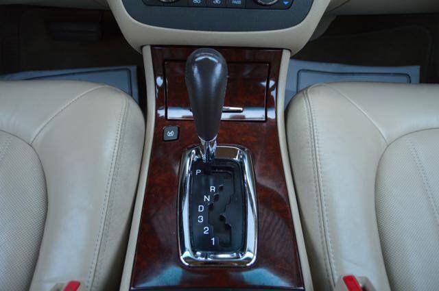 Used 2008 Buick Lucerne CXS FWD image 21