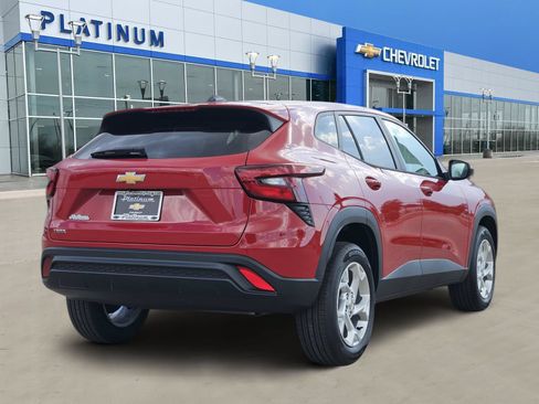 New 2026 Chevrolet Trax LS w/ LS Convenience Package FWD image 5