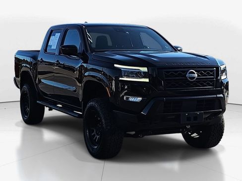 Used 2023 Nissan Frontier SV w/ Midnight Edition Package image 2