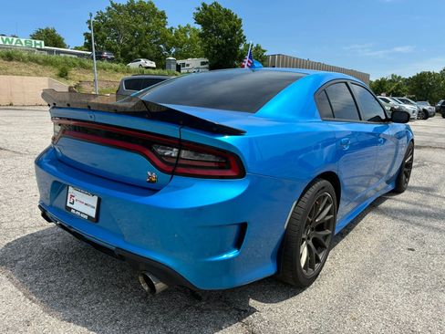 Used 2019 Dodge Charger Scat Pack RWD image 4
